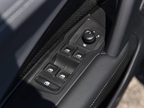 New 2026 Volkswagen Tiguan SE AWD/4WD image 8