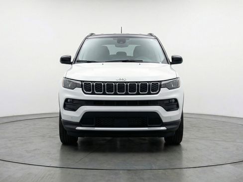 Used 2025 Jeep Compass Limited image 2