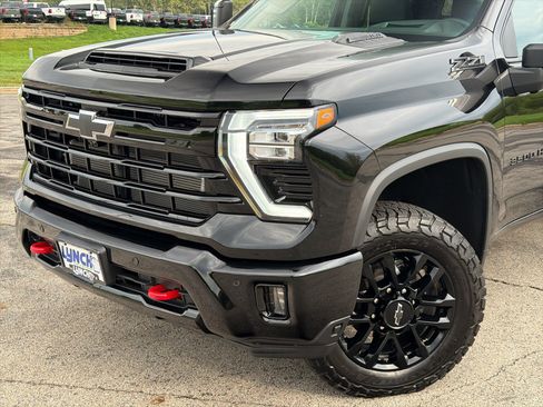 Used 2026 Chevrolet Silverado 3500 LTZ w/ Trail Boss Package AWD/4WD image 8