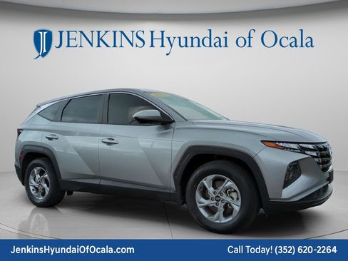 Certified 2024 Hyundai Tucson SE image 1