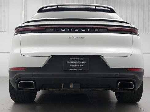 Certified 2024 Porsche Cayenne Coupe AWD/4WD image 6
