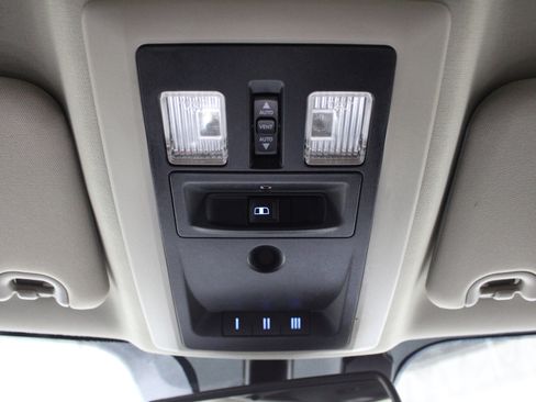 Used 2017 RAM 1500 Sport w/ Ignition Orange Sport Package image 18