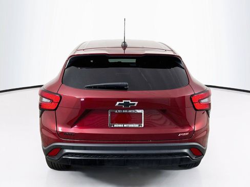 Used 2025 Chevrolet Trax RS w/ Driver Confidence Package FWD image 4