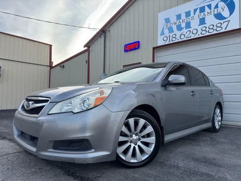 Used 2011 Subaru Legacy 2.5i Limited image 8