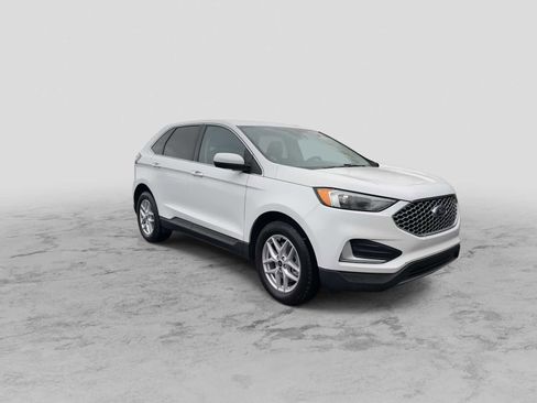 Used 2024 Ford Edge SEL image 2