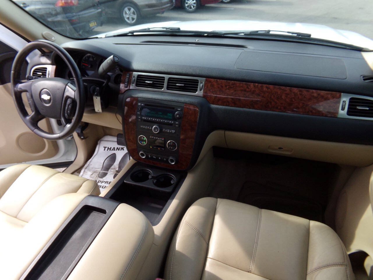 Used 2007 Chevrolet Suburban LTZ w/ LTZ Preferred Equipment Group AWD/4WD image 40