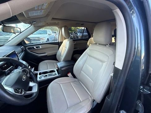 Certified 2023 Ford Explorer XLT w/ Equipment Group 202A AWD/4WD image 17