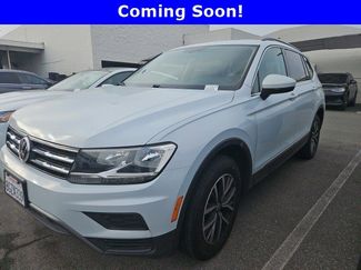 Used 2018 Volkswagen Tiguan SE image 1