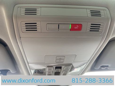 New 2024 Volkswagen Taos SE image 18