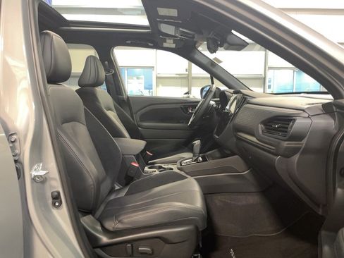 Used 2025 Subaru Forester Touring AWD/4WD image 22