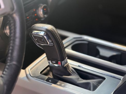 Used 2018 Ford F150 Lariat w/ Equipment Group 502A Luxury AWD/4WD image 14