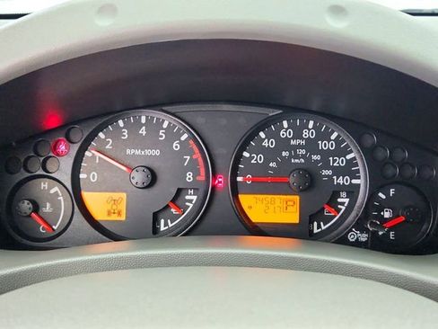 Used 2018 Nissan Frontier SV AWD/4WD image 12