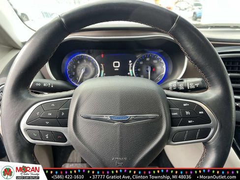 Used 2018 Chrysler Pacifica Touring-L Plus w/ Tire & Wheel Group image 20