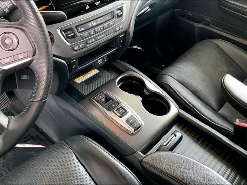 Used 2023 Honda Passport EX-L image 17