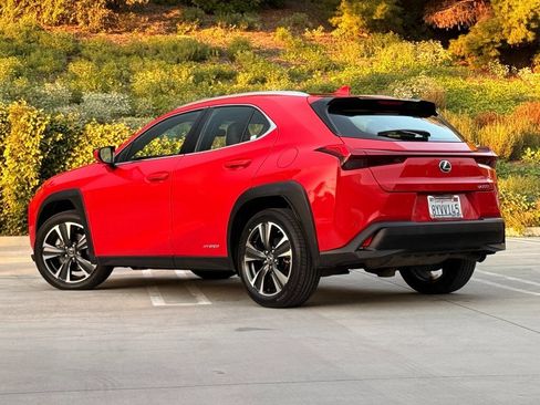 Used 2021 Lexus UX 250h image 2