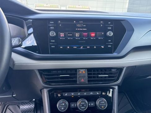 Used 2024 Volkswagen Taos SE image 18