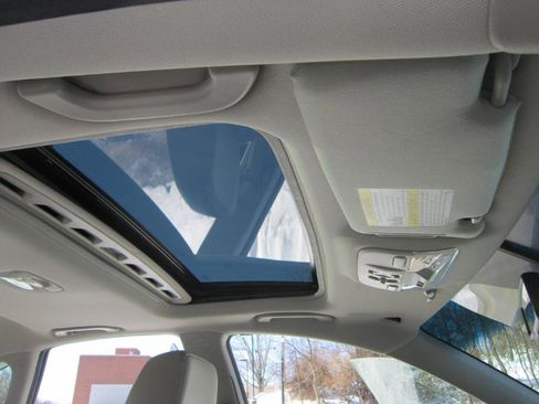 Used 2009 Subaru Legacy 2.5i Limited image 9