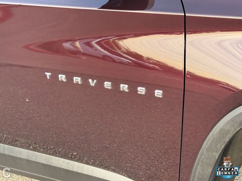Used 2023 Chevrolet Traverse LT image 7