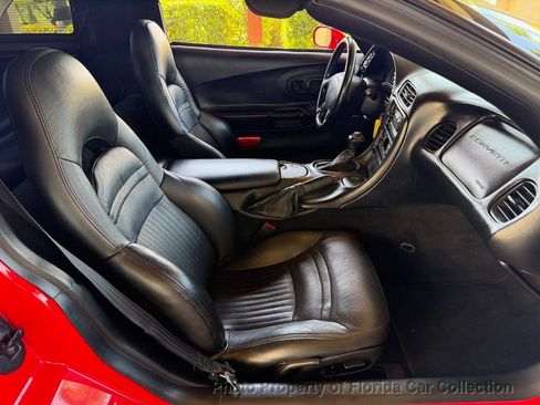 Used 1999 Chevrolet Corvette Coupe w/ Performance Handling Pkg RWD image 28