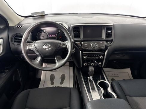 Used 2017 Nissan Pathfinder S image 21