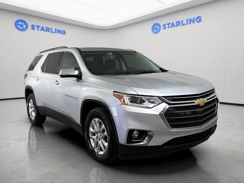 Used 2020 Chevrolet Traverse LT FWD image 13