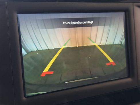 Used 2023 Chrysler Voyager LX FWD image 21