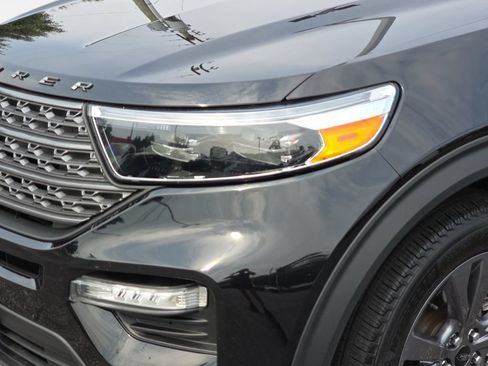 Certified 2023 Ford Explorer XLT w/ Equipment Group 202A AWD/4WD image 29