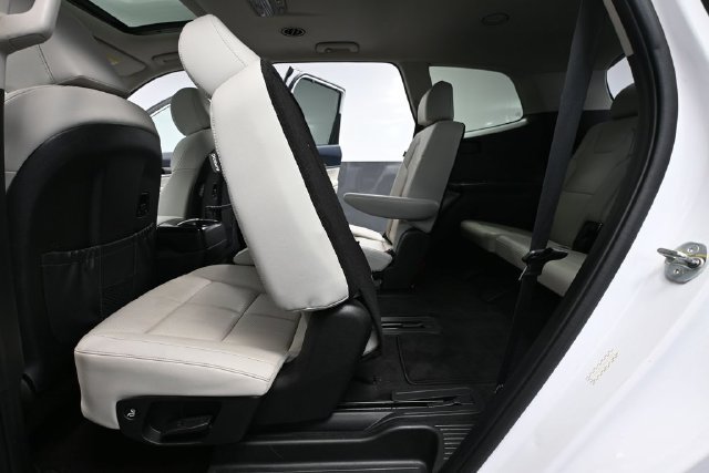Used 2024 Kia Telluride EX w/ EX Captain's Chair Package AWD/4WD image 34
