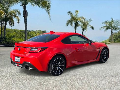 Used 2024 Toyota GR86 image 4