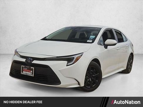 Used 2025 Toyota Corolla LE FWD image 1
