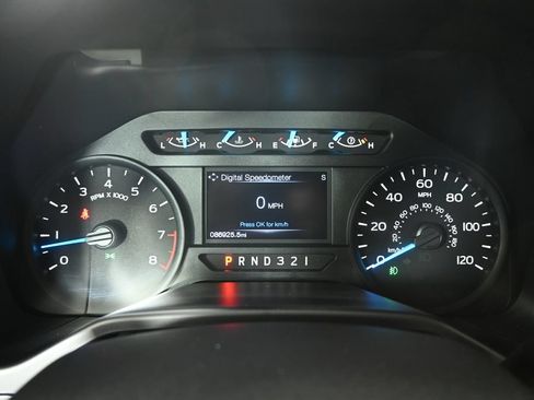 Used 2017 Ford F150 XL w/ Equipment Group 101A Mid AWD/4WD image 23