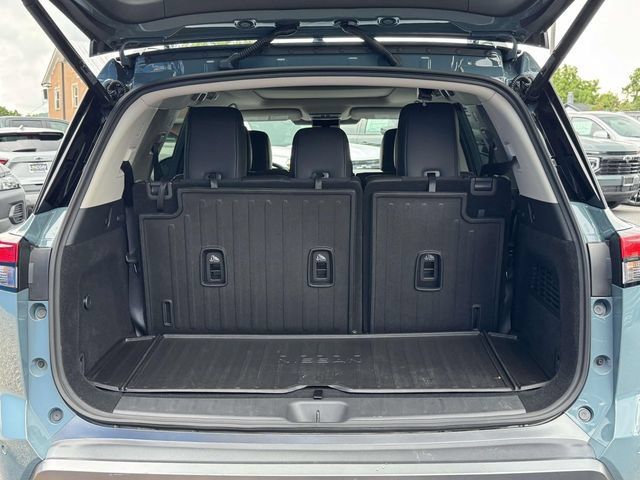 Used 2026 Nissan Pathfinder Platinum w/ Cargo Package AWD/4WD image 11