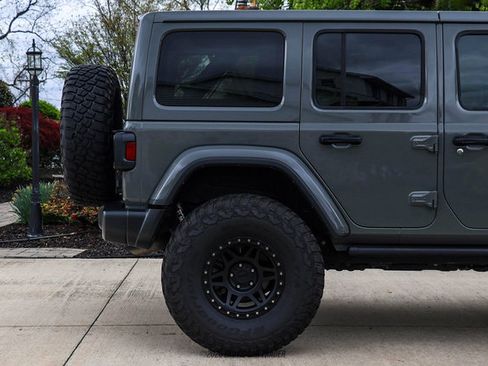 Used 2022 Jeep Wrangler Unlimited Sahara w/ Cold Weather Group AWD/4WD image 10