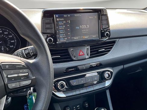 Used 2019 Hyundai Elantra GT image 10