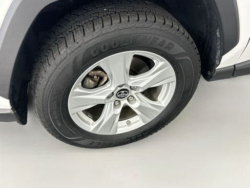 Used 2019 Toyota RAV4 LE image 11