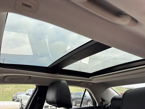 Used 2019 Chrysler 300 Limited image 17