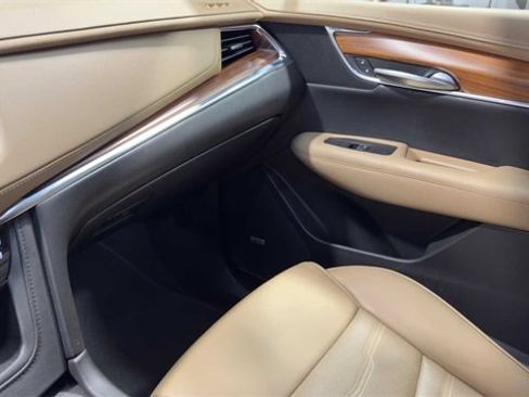 Used 2019 Cadillac XT5 Platinum image 30