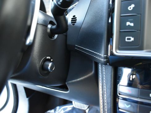 Used 2018 Jaguar F-PACE S image 44