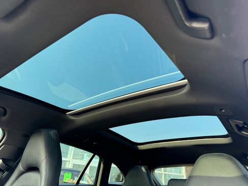 Used 2018 Porsche Panamera 4 image 34