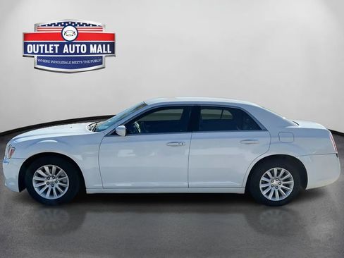 Used 2014 Chrysler 300 image 6