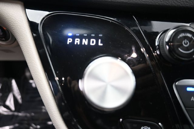 Used 2024 Chrysler Pacifica Touring-L FWD image 22