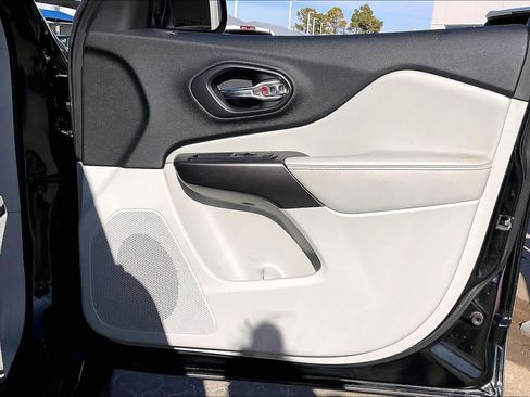 Used 2020 Jeep Cherokee Limited w/ Advanced Safety Group image 23