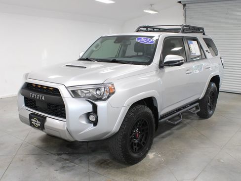 Used 2023 Toyota 4Runner TRD Off-Road Premium AWD/4WD image 4