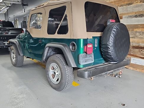 Used 1997 Jeep Wrangler SE AWD/4WD image 5