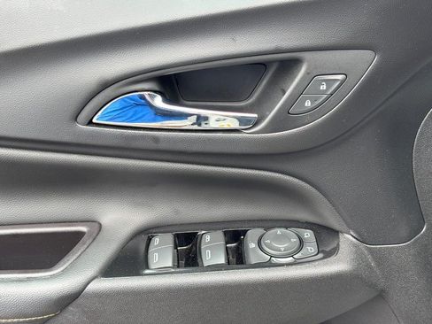 Certified 2022 Chevrolet Equinox Premier FWD image 16