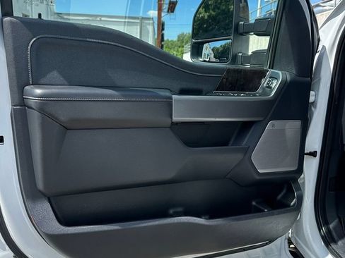 Used 2025 Ford F350 Lariat w/ Lariat Ultimate Package AWD/4WD image 8
