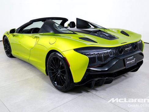 Used 2025 McLaren Artura Spider RWD image 8