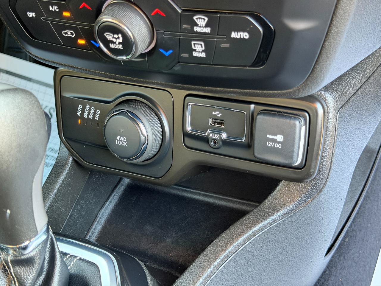 Used 2021 Jeep Renegade Latitude AWD/4WD image 50