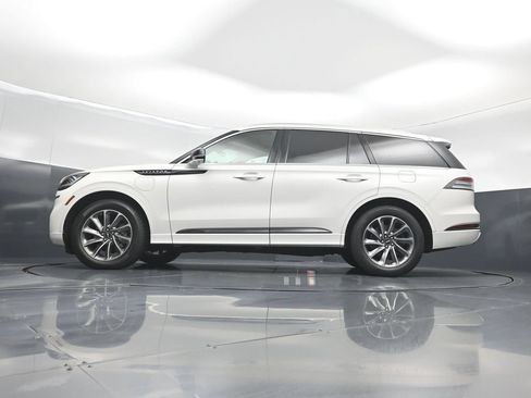 Used 2020 Lincoln Aviator Grand Touring w/ Elements Package Plus AWD/4WD image 7