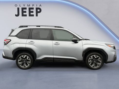 Used 2025 Subaru Forester Premium w/ Convenience Package #1 image 7